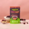 Hier ist ein Bild mit gefriergetrockneten Brombeeren und der Verpackung von NutriPur