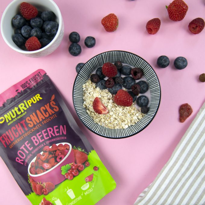 Freeze-dried berries without additives natural muesli strawberries raspberries currants