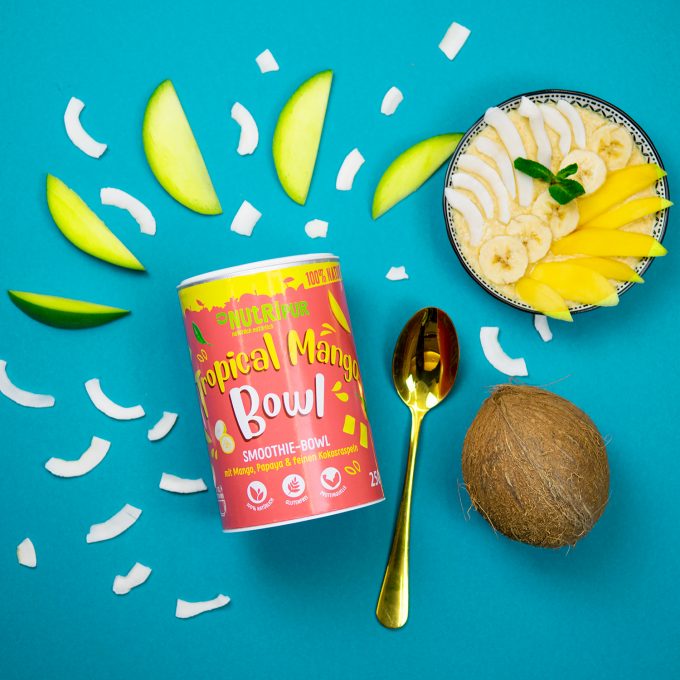 Smoothie Bowl Tropical Mango Kokos Haferflocken Super Food natürlich