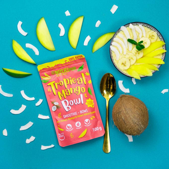 Smoothie Bowl Tropical Mango Kokos Haferflocken Super Food natürlich