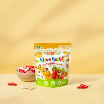 Hier ist ein Produktbild der Kleinen Racker von Nutripur der Sorte gefriergetrocknete Erdbeere Bio