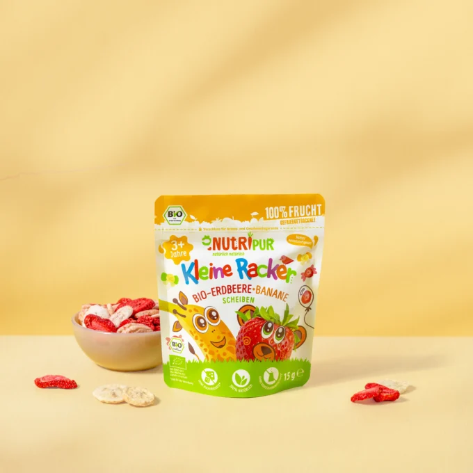 Hier ist ein Produktbild der Kleinen Racker von Nutripur der Sorte gefriergetrocknete Erdbeere Bio