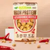 Hier ein Foto der Verpackung für die würzigen, eiweißreichen Ackerbohnen-Crispies von NutriPur und daneben einige würzige rote Paprika