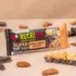 Das Bild zeigt 2 Tafeln Schokolade, Erdnüsse und Mandel von NutriPur