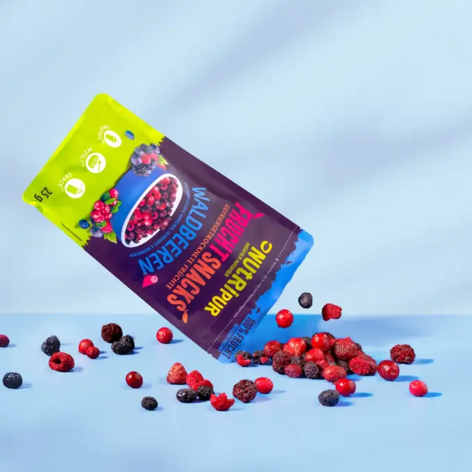 Detailbild der Verpackung und der gefriergetrockneten Waldbeeren