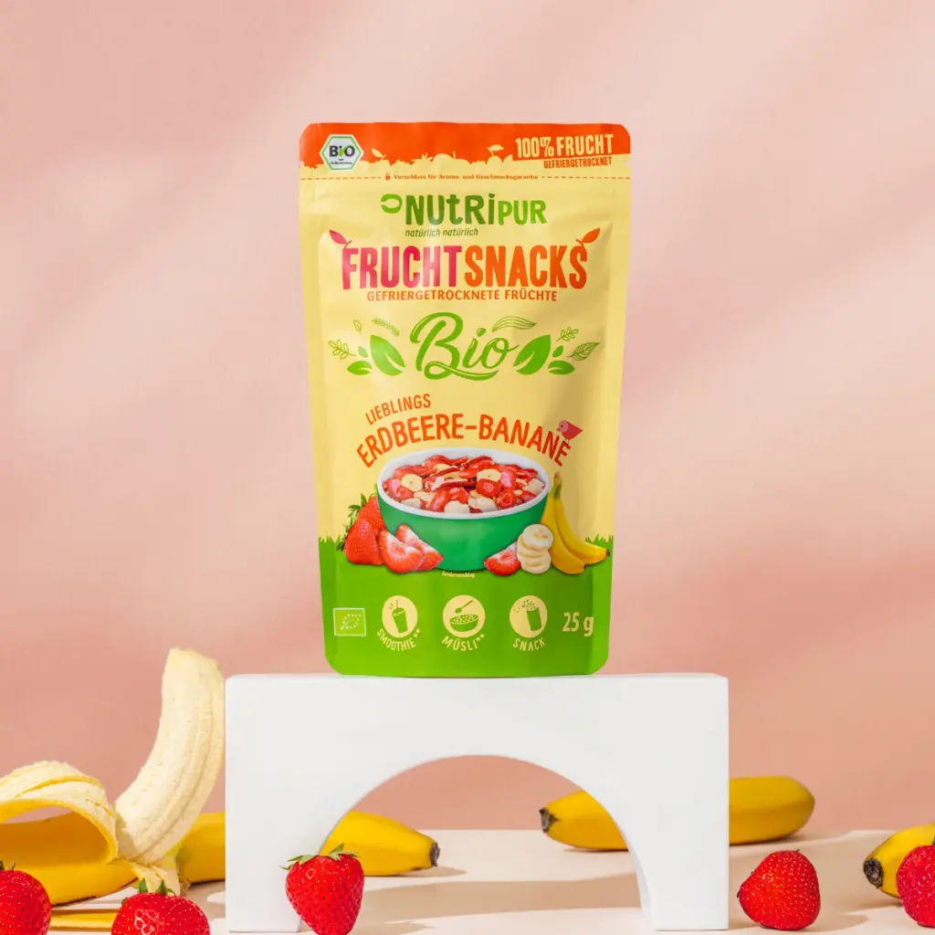 Detailbild der Verpackung und gefriergetrocknete Bio-Lieblinge Erdbeer-Banane