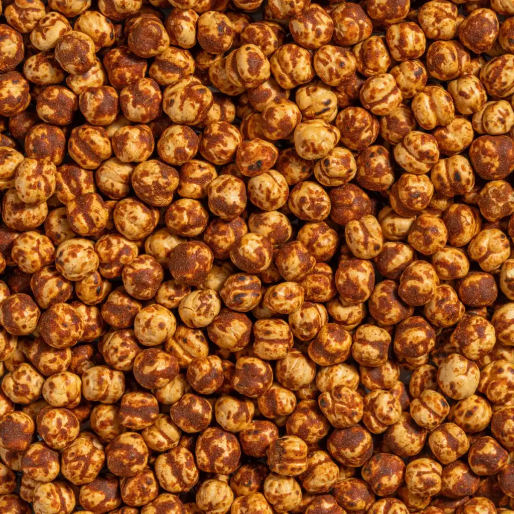 Makroaufnahme der geröstete scharfen Kichererbsen-Snacks.