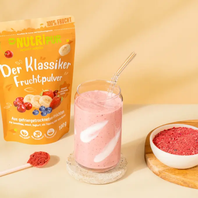 Bild zeigt gefriergetrocknetes Klassikerpulver als Smoothie