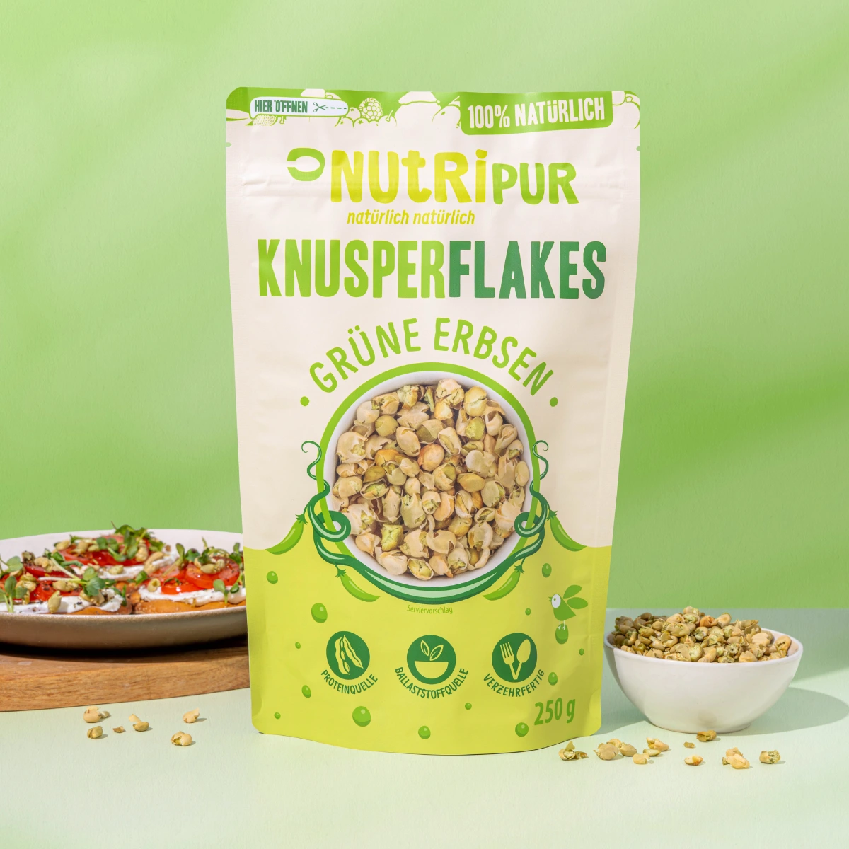 Bild zeigt grüne Erbsen Knusperflakes in Servierschalen